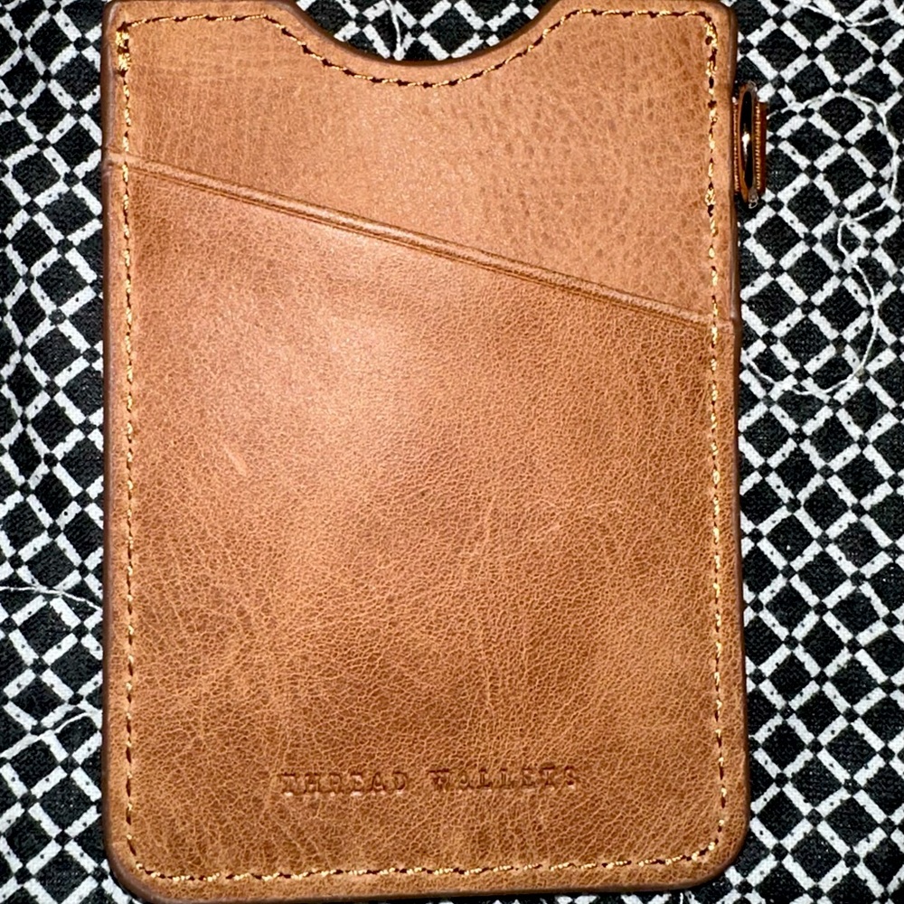 Thread Wallet Floral pattern - Picture 2 of 2